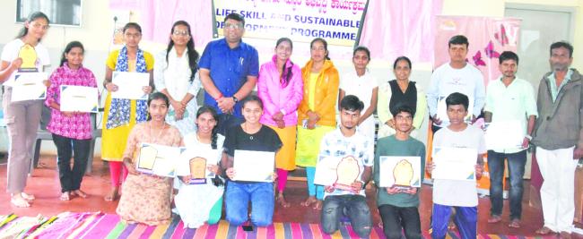 ಚಿತ್ರ ಕಲಾ ಸ್ಪರ್ಧೆ: ಬಾಲೇಶ ತಂಗಡಿ ಪ್ರಥಮ 