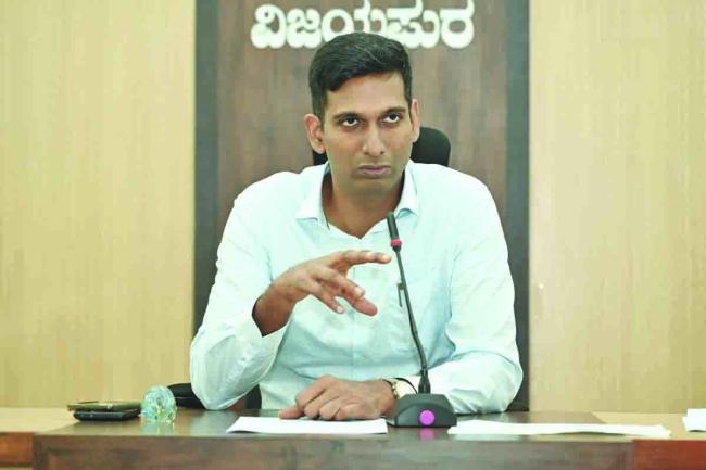  ಅಧಿಕಾರಿಗಳು ಸಮಗ್ರ ಮಾಹಿತಿಯೊಂದಿಗೆ ಹಾಜರಿರುವಂತೆ ಜಿಲ್ಲಾಧಿಕಾರಿ ಡಾ. ಆನಂದ.ಕೆ  ಸೂಚನೆ 