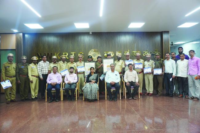 ಉತ್ತಮ ಬಸ್ ನಿಲ್ದಾಣಗಳಿಗೆ ನಗದು ಬಹುಮಾನ ಹಾಗೂ ಪ್ರಶಂಸನಾ ಪತ್ರ ವಿತರಣೆ 