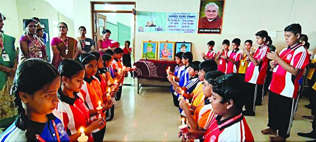 ಸಿದ್ಧೇಶ್ವರ ಸಂಸ್ಥೆ, ಎಬಿವಿ ಶಾಲೆಯಲ್ಲಿ ಕಾರ್ಗಿಲ್ ವಿಜಯ್ ದಿನಾಚರಣೆ 