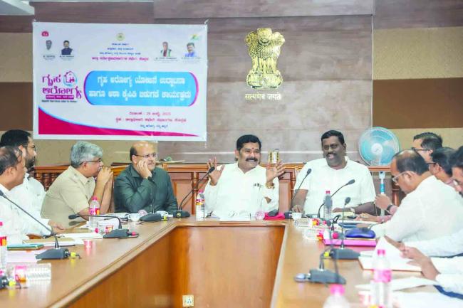 ರೈತ : ಸೊಸೈಟಿ ಮೂಲಕ ರಸಗೊಬ್ಬರ ವಿತರಣೆಗೆ ಆದ್ಯತೆ ನೀಡಿ- ಸಚಿವ ಶಿವರಾಜ ತಂಗಡಗಿ 