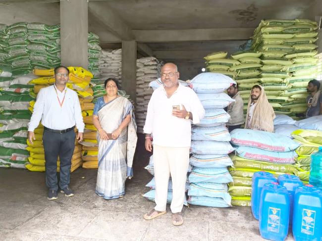 ಕೃಷಿ ಪರಿಕರ ಮಾರಾಟ ಮಳಿಗೆಗಳಿಗೆ ನೋಡಲ್ ಅಧಿಕಾರಿ ಭೇಟಿ ಪರೀಶೀಲನೆ 