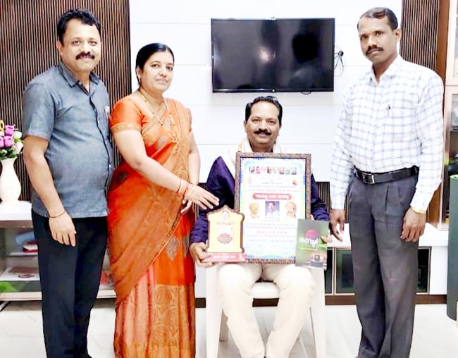 ನಾಗೇಶ್ ಜೆ. ಅವರಿಗೆ ರಾಯಣ್ಣ ಬರಹ ಮಾಣಿಕ್ಯ ರಾಜ್ಯ ಪ್ರಶಸ್ತಿ ಪ್ರದಾನ  