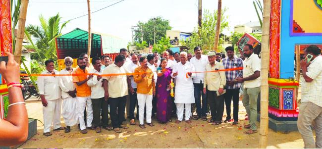 ವಿವಿಧ ಕಾಮಗಾರಿಗೆ ಶಾಸಕ ಸಿದ್ದು ಸವದಿಯವರಿಂದ ಉದ್ಘಾಟನೆ, ಭೂಮಿಪೂಜೆ ಕಾರ್ಯಕ್ರಮ.