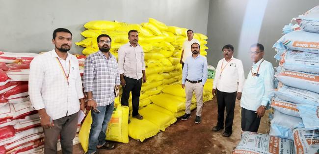 ಕೃಷಿ ಪರಿಕರ ಮಳಿಗೆಗಳಿಗೆ ಕೃಷಿ ಇಲಾಖೆ ಅಧಿಕಾರಿಗಳ ತಂಡ ಭೇಟಿ  