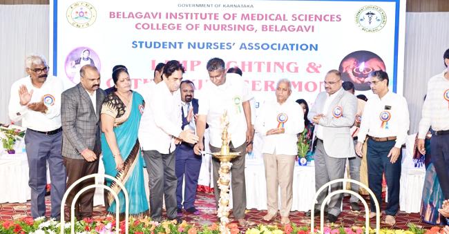 ಶುಶ್ರೂಷಕಿಯರ ಸೇವೆಯೂ ವೈದ್ಯರಷ್ಟೇ ಶ್ರೇಷ್ಠ: ಸಚಿವ ಸತೀಶ್ ಜಾರಕಿಹೊಳಿ   