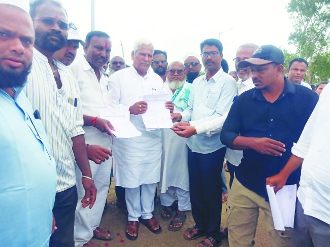 ಶಿಥಿಲಗೊಂಡ ಶಾಲಾ ಕೊಠಡಿಗಳ ದುರುಸ್ಥಿಗೆ ಆಗ್ರಹ 