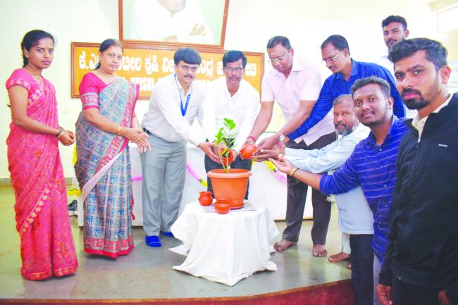 ಹೈನೋದ್ಯಮ ಹಾಗೂ ಪಶುಸಂಗೋಪನೆಯಲ್ಲಿ ಉದ್ಯಮಶೀಲತೆ ತರಬೇತಿ ಕಾರ್ಯಕ್ರಮದ ಉದ್ಘಾಟನಾ ಸಮಾರಂಭ  