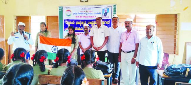 ರಾಷ್ಟ್ರಧ್ವಜವು ದೇಶದ ಹೆಮ್ಮೆ, ಸಂಸ್ಕೃತಿಯ ಪ್ರತೀಕ: ಗೋಮೂತ್ರ 