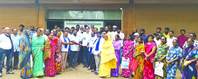 ಪರಿಶಿಷ್ಟ ಜಾತಿಯವರಿಗೆ ಮನೆ ಹಕ್ಕುಪತ್ರ, ಈಸ್ವತ್ತು ಉತಾರ ನೀಡುವಂತೆ ಆಗ್ರಹಿಸಿ ಪ್ರತಿಭಟನೆ..! 