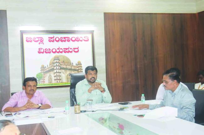 ಯೋಜನೆಗಳ ಸಮರ​‍್ಕ ಅನುಷ್ಠಾನಕ್ಕಾಗಿ ಸಮನ್ವಯದಿಂದ ಕಾರ್ಯನಿರ್ವಹಿಸಿ -ಜಿಪಂ ಸಿಇಓ ರಿಷಿ ಆನಂದ   