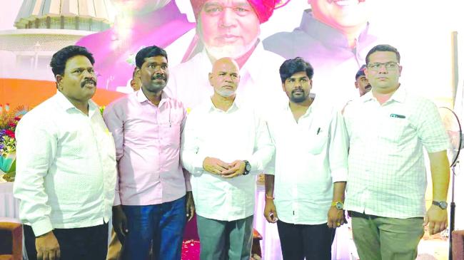 ವಿಧಾನ ಪರಿಷತ್ ಸದಸ್ಯ ಇಂದ್ರಿಸ್ ನಾಯಕವಡಿಗೆ ಸನ್ಮಾನ 