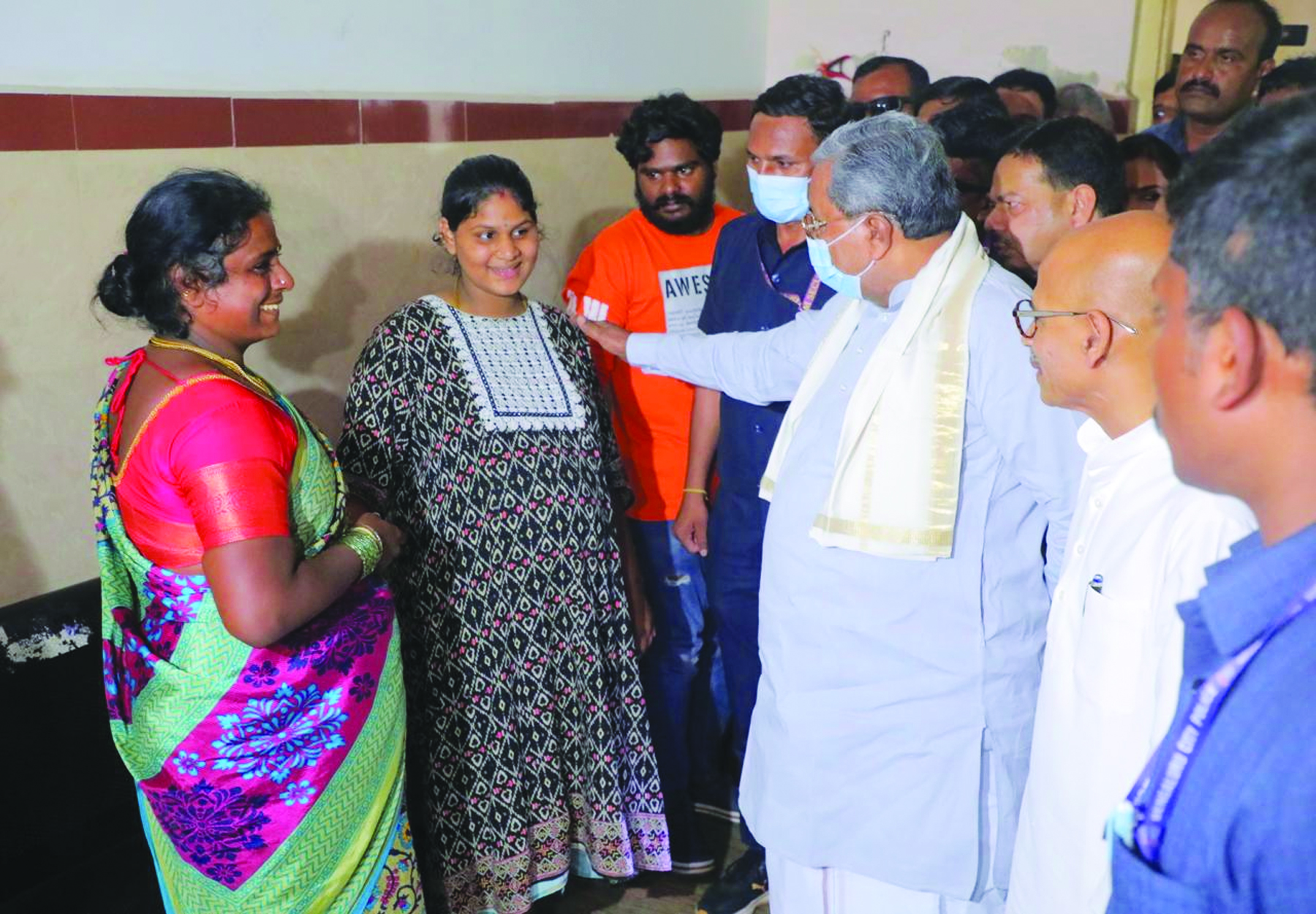 ವಿಕ್ಟೋರಿಯಾ, ವಾಣಿವಿಲಾಸ್ ಸಾರ್ವಜನಿಕ ಆಸ್ಪತ್ರೆಗಳಿಗೆ ಸಿಎಂ ಸಿದ್ದರಾಮಯ್ಯ  ದಿಢೀರ್ ಭೇಟಿ: ಪರಿಶೀಲನೆ