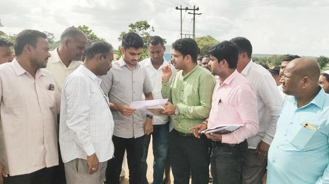 ರಸ್ತೆ ಕಾಮಗಾರಿಗೆ ರಾಹುಲ ಜಾರಕಿಹೊಳಿ ಗುದ್ದಲಿ ಪೂಜೆ