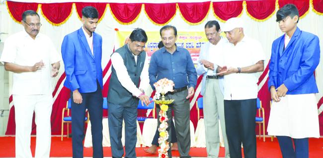 ನಿರಂತರ ಪರಿಶ್ರಮದಿಂದ ಯಶಸ್ಸು ಸಾಧ್ಯ: ಡಾ. ಫಕೀರನಾಯ್ಕ 