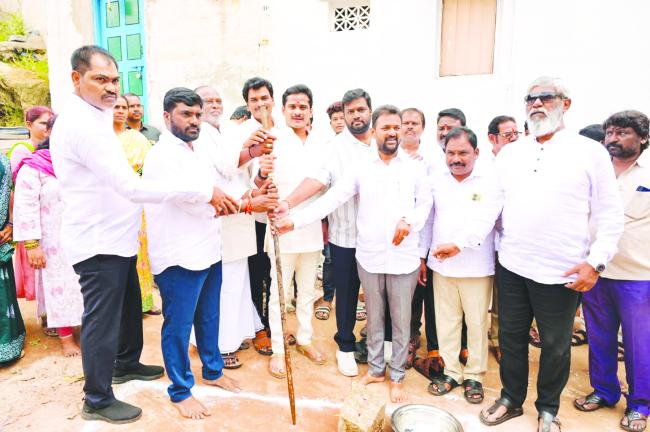 ವಿವಿಧ ಕಾಮಗಾರಿಗಳಿಗೆ ಶಾಸಕರಿಂದ ಭೂಮಿ ಪೂಜೆ  