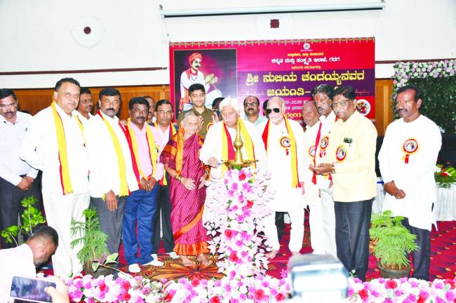 ಸಚಿವ ಎಚ್‌.ಕೆ.ಪಾಟೀಲ ಅವರಿಂದ ನುಲಿಯ ಚಂದಯ್ಯ ಜಯಂತಿ ಉದ್ಘಾಟನೆ   