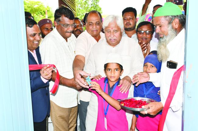 ಶಾಲಾ ಕೊಠಡಿ ಲೋಕಾರೆ​‍್ಣಗೊಳಿಸಿದ ಸಚಿವ ಎಚ್‌.ಕೆ.ಪಾಟೀಲ 