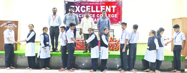 ನಮ್ಮ ಪರಂಪರೆಯ ಆದರ್ಶಗಳ ಅಡಿಯಲ್ಲಿ ಬದುಕು ಕಟ್ಟಿಕೊಂಡಾಗ ಬದುಕಿ ಮೌಲ್ಯ ಬರುತ್ತದೆ 