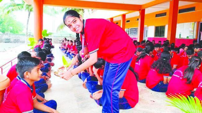 ಸರ್ವಜ್ಞ ವಿದ್ಯಾಪೀಠದಲ್ಲಿ ರಕ್ಷಾ ಬಂಧನ ಆಚರಣೆ  