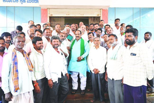 ಬ್ಯಾಹಟ್ಟಿ ಗ್ರಾಮದ ರಸ್ತೆ ನಾಳೆಯಿಂದಲೇ ಪ್ರಾರಂಭಮಾಡಲು ಆದೇಶ   