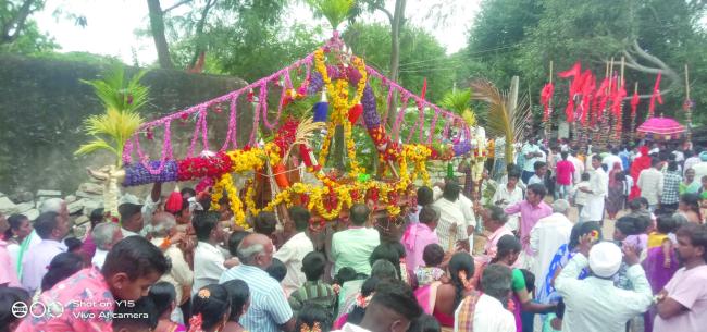 ವಿಜೃಂಭಣೆಯಿಂದ ಜರುಗಿದ ಶ್ರೀ ಸಿದ್ದೇಶ್ವರ ಸ್ವಾಮಿ ಪಲ್ಲಕ್ಕಿ ಉತ್ಸವ  