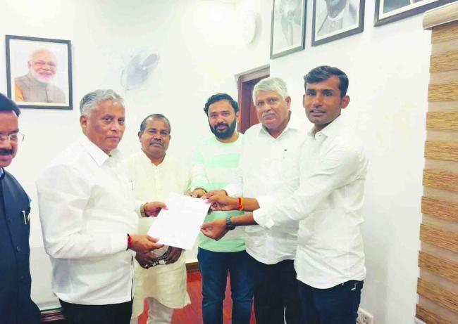 ರೈಲು ಮಾರ್ಗ ಮಂಜೂರಿಗೆ ಆಗ್ರಹ ಮಾಜಿ ಶಾಸಕ ಭೂಸನೂರ ನೇತೃತ್ವದ ನಿಯೋಗದಿಂದ ಮನವಿ 