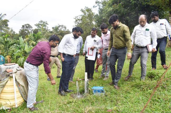 ಜಿ.ಪಂ ಸಿಇಓ ರವರಿಂದ  ಜೆಜೆಎಮ್ ಎಮ್ ಕಾಮಗಾರಿ ಪರೀಶೀಲನೆ 