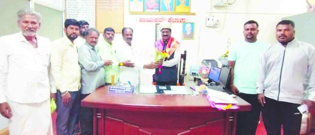 ಮೋಹನ ನಿಂಗಪ್ಪ ದಂಡಿನಗೆ ಸನ್ಮಾನ 