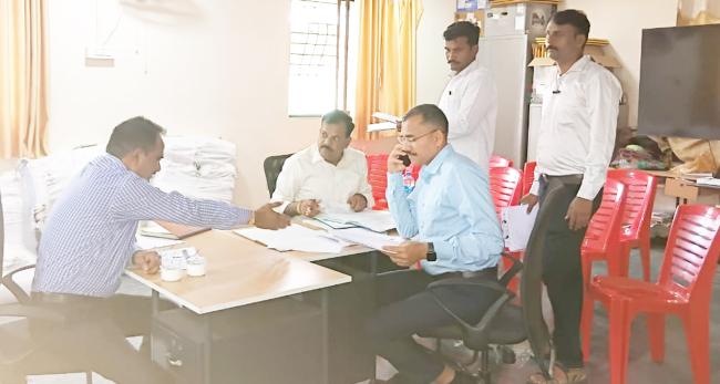 ಪ.ಪಂ., ತಹಶೀಲ್ದಾರ ಕಛೇರಿ ಮೇಲೆ ಲೋಕಾಯುಕ್ತ ಅಧಿಕಾರಿಗಳ ಧಿಡೀರ ದಾಳಿ 