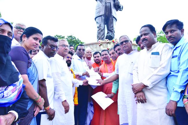 ಧರ್ಮಸ್ಥಳದ ಕುರಿತು ನಡೆದ ತನಿಖೆ ಹಾಗು ನಕಲಿ  ಹೋರಾಟಗಾರರ ವಿರುಧ್ಧ  ಬೃಹತ ಪ್ರತಿಭಟನೆ