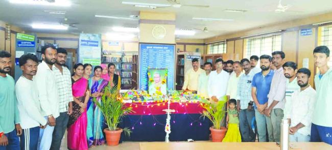 ಗ್ರಂಥಪಾಲಕರ ದಿನಾಚರಣೆ ಪ್ರಯುಕ್ತ ಪುಸ್ತಕ ಪ್ರದರ್ಶನ 