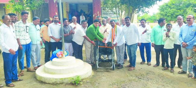 ಪಂಡಿತ ಭೋಸಲೆ ಜನ್ಮದಿನಾಚರಣೆ: ಗಾಲಿಖುರ್ಚಿ ವಿತರಣೆ 