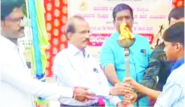 ಪ್ರಾಥಮಿಕ ಶಾಲಾ ಹಂತದಲ್ಲಿ ಶಿಸ್ತನ್ನು ರೂಢಿಸಿಕೊಳ್ಳಿ: ದೇಶಪಾಂಡೆ 