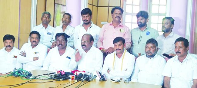 ರಾಜಣ್ಣ, ನಾಗೇಂದ್ರರಿಗೆ ಮತ್ತೆ ಸಚಿವ ಸ್ಥಾನ ನೀಡಲುವಾಲ್ಮೀಕಿ ಸಮಾಜದ ಮುಖಂಡರ ಆಗ್ರಹ 