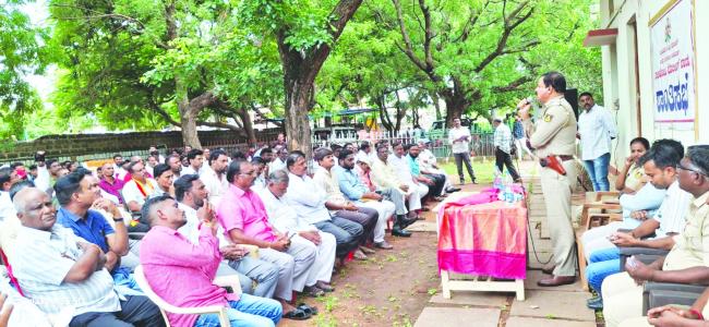 ಧಾರ್ಮಿಕ ಭಾವನೆಗೆ ಧಕ್ಕೆಯಾಗದಂತೆ ಹಬ್ಬ ಆಚರಿಸಿ: ಸಿಪಿಐ ಫಸಿವುದ್ದೀನ 