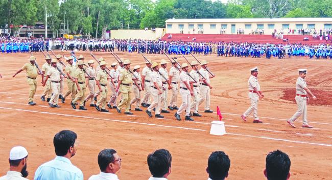ವಿವಿಧೆಡೆ ವಿಜೃಂಭಣೆಯಿಂದ ಸ್ವಾತಂತ್ರ್ಯೋತ್ಸವ ಆಚರಣೆ
