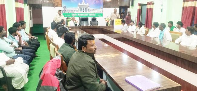 ಶಾಂತಿ, ಸೌಹಾರ್ದತೆಯಿಂದ ಗಣೇಶ ಹಬ್ಬ ಆಚರಿಸಬೇಕು: ಪಿಎಸ್‌ಐ ಬಿ.ಆನಂದ   