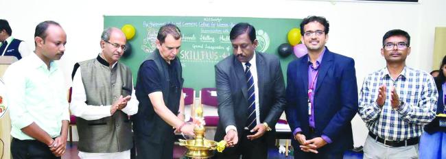 ವಿದ್ಯಾರ್ಥಿಗಳು ಆಧುನಿಕ ತಂತ್ರಜ್ಞಾನ ಸದುಪಯೋಗ ಪಡೆದುಕೊಳ್ಳಬೇಕು: ಡಿಸಿ 