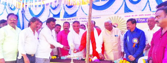 ವಚನಗಳ ಮೂಲಕ ಕಾಯಕದ ಮಹತ್ವ ಸಾರಿದ್ದಾರೆ : ಪಠಾಣ 