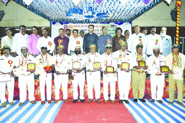 ಚಾಲಕರ ಸೇವೆ ನಿಸ್ವಾರ್ಥದ್ದು: ಜಿಪಂ ಸಿಇಒ ಮಹಮ್ಮದ್ ಹ್ಯಾರೀಸ್ ಸುಮೈರ್ 