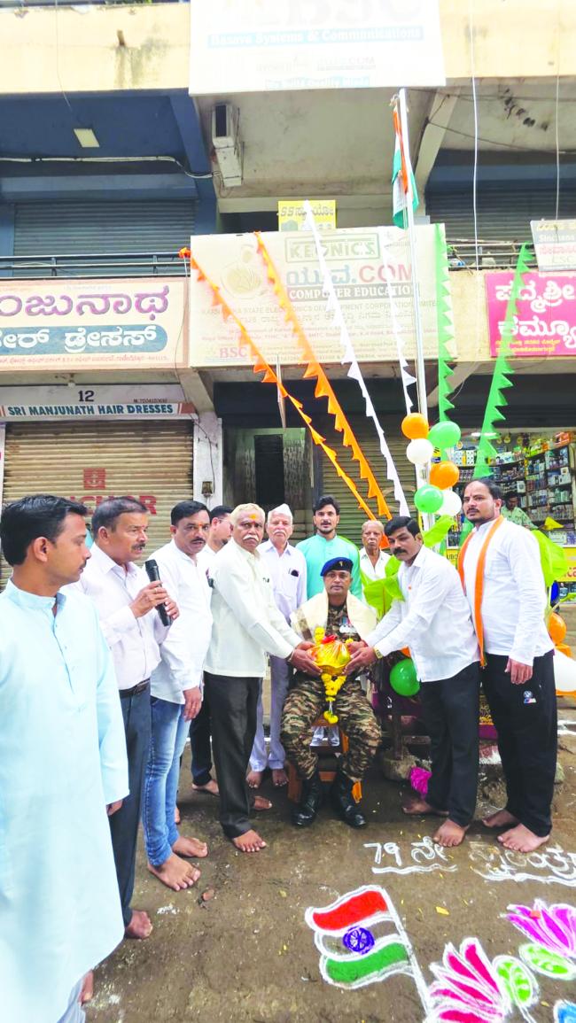 ವೀರ ಯೋಧರಿಗೆ ದೇಶದ ರಕ್ಷಣೆಯೇ ಮುಖ್ಯ ಗುರಿಯಾಗಿರುತ್ತದೆ: ಶಫಿ ಹೊಸಕಟ್ಟಿ  