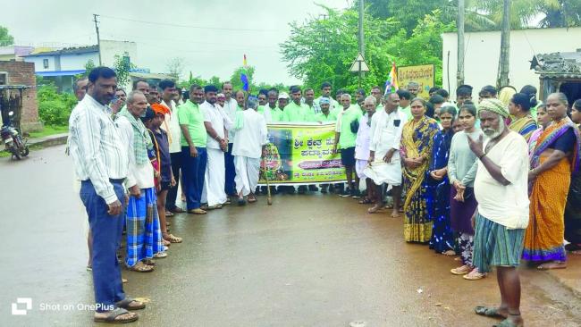 ಪದ್ಮಾವತಿ ದೇವಿಯ ದರ್ಶನಕ್ಕೆ ಜೈನ ದಿಗಂಬರ ಭಕ್ತಾದಿಗಳ ಪಾದಯಾತ್ರೆ  