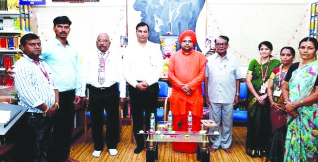 ವಿದ್ಯಾರ್ಥಿಗಳು ಕಷ್ಟಪಟ್ಟು ಮುಂದೆ ಬರಬೇಕು: ಡಾ. ಅಲ್ಲಮಪ್ರಭುಶ್ರೀ 