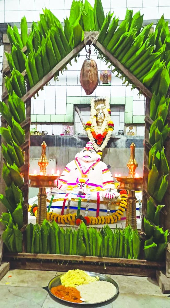 ರಾಯಬಾಗ ಸಿದ್ದೇಶ್ವರ ದೇವಸ್ಥಾನದಲ್ಲಿ ಕೊನೆಯ ಶ್ರಾವಣ ಸೋಮವಾರ: ವಿಶೇಷ ಅಲಂಕಾರ 