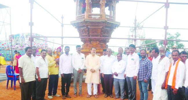 ಬಸವೇಶ್ವರ ದೇವಸ್ಥಾನಕ್ಕೆ ಶಾಸಕ ಸಿ ಎಸ್ ನಾಡಗೌಡ(ಅಪ್ಪಾಜಿ) ಭೇಟಿ