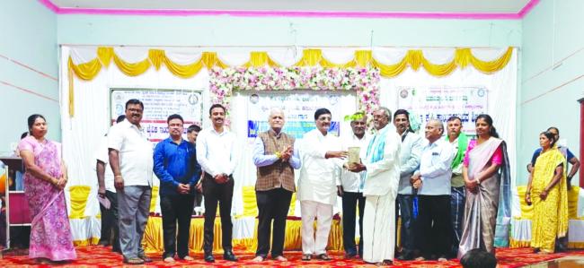 ದೇವಗಿರಿಯ  ಪುಟ್ಟರಾಜ ಗವಾಯಿ ಮಠದಲ್ಲಿ ಅಂತಾರಾಷ್ಟ್ರೀಯ ಜೈವಿಕ ಇಂಧನ ದಿನಾಚಾರಣೆ 