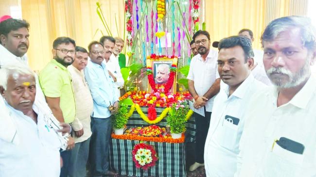 ಸಮಾಜದ ಕಟ್ಟಕಡೆಯ ವ್ಯಕ್ತಿಗೂ ಬದುಕಲು ಬದುಕನ್ನು ರೂಪಿಸಿಕೊಟ್ಟ ದೇವರಾಜ ಅರಸು 