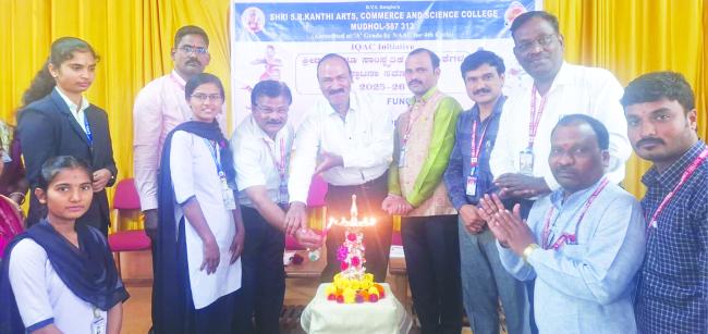 ವಿದ್ಯಾರ್ಥಿಗಳು ಕಷ್ಟಪಟ್ಟು ಓದದೇ, ಇಷ್ಟಪಟ್ಟು ಓದಬೇಕು: ಡಾ.ಓದ್ರಾಮ 