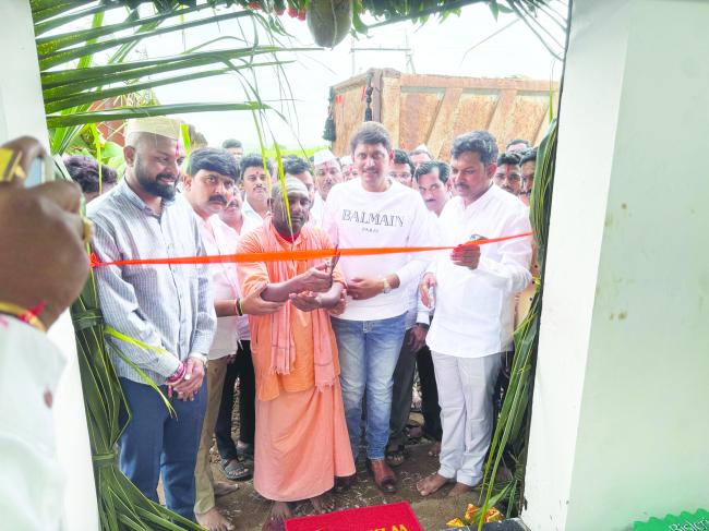 ಸಾಮ್ರಾಟ್ ಸ್ಟೋನ್ ಕ್ರಷರ್ ಉದ್ಘಾಟಿಸಿದ ಯುವ ಧುರೀಣ ಚಿದಾನಂದ ಸವದಿ 